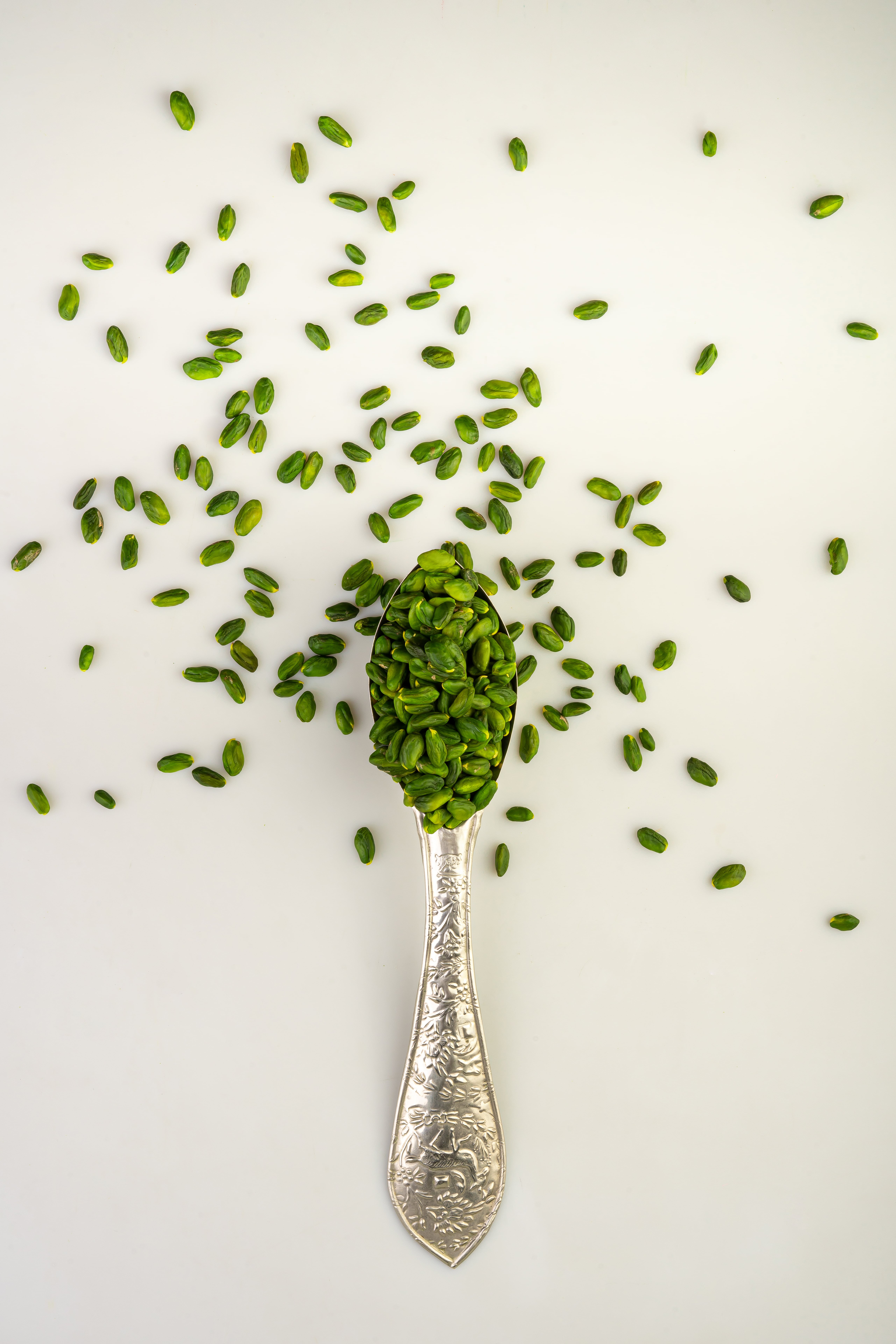 ۱۰ حقیقت شگفت‌انگیز درباره پسته ایرانی که باید بدانید (+ جدول ارزش غذایی)